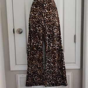 Chicos wide leg, leopard pattern pants